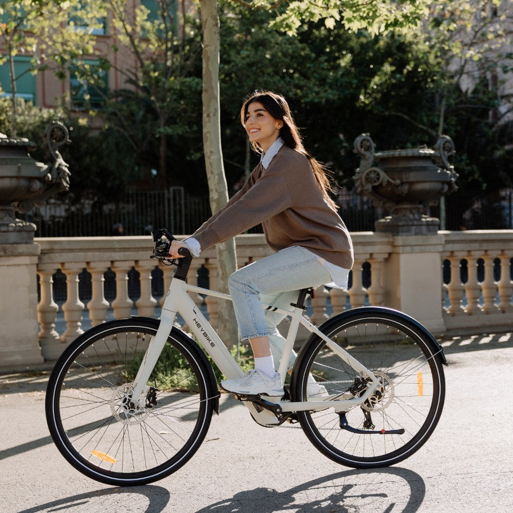 Heybike EC1 Pedelec Electric Bike - side view - life style 4 - PEDAL & RIDE