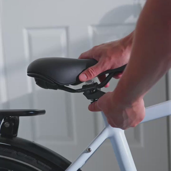 Hygge Losso Hybrid Electric Bike Seat Adjustment Video - PEDAL & RIDE