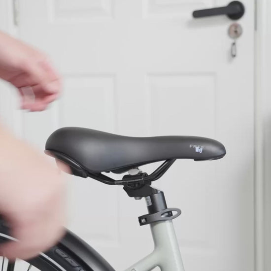 Hygge Nivo Hybrid Step-Through Electric Bike Seat Adjustment - PEDAL & RIDE